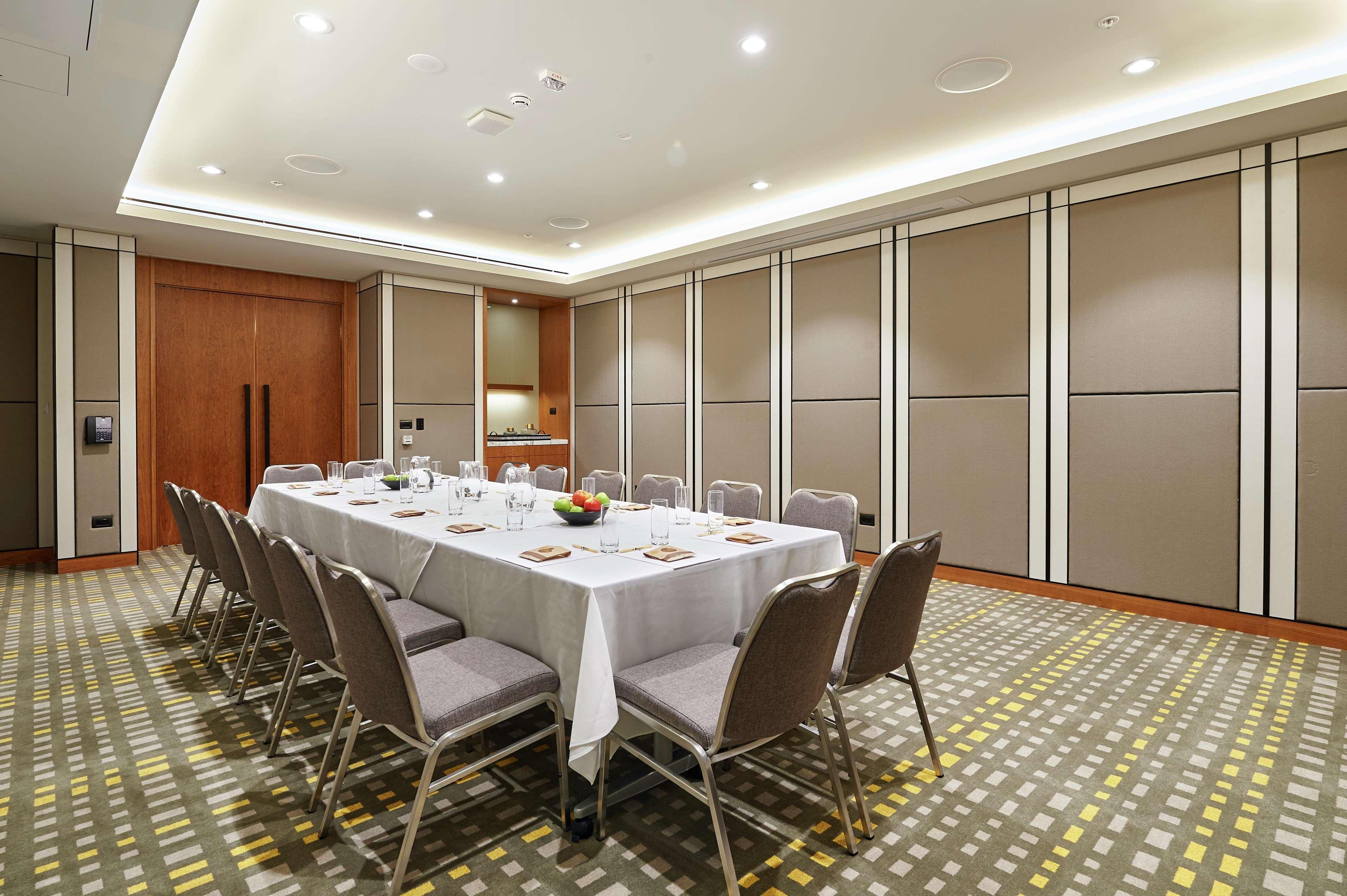 Отель Doubletree By Hilton Perth Northbridge Экстерьер фото